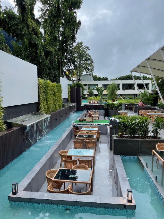 Hotel Lch Fitness Indore Esterno foto