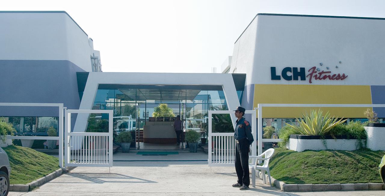 Hotel Lch Fitness Indore Esterno foto
